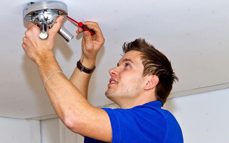 travail électricien Suresnes